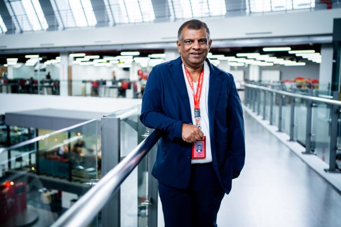 东尼费南德斯 Tony Fernandes